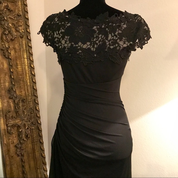 Elegant Floor length Black Gown - Picture 4 of 8